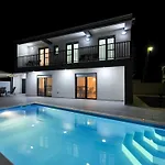 Ledinko By Interhome *