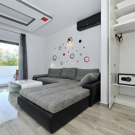 Ledinko By Interhome *