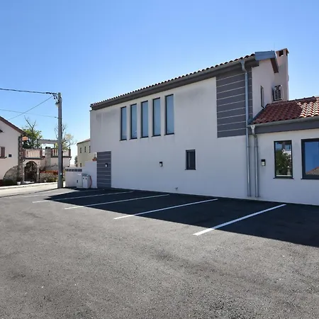 Dom wakacyjny Ledinko By Interhome Privlaka (Zadar)