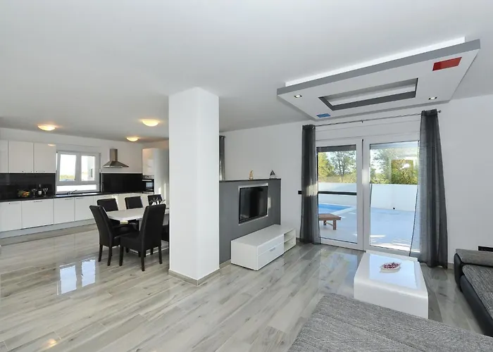 Ledinko By Interhome 프리블라카