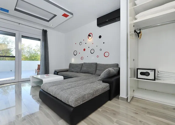 Ledinko By Interhome *